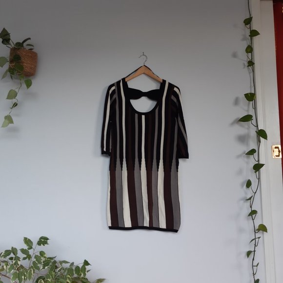 Knit dress, vertical stripe, low back - Picture 2 of 7